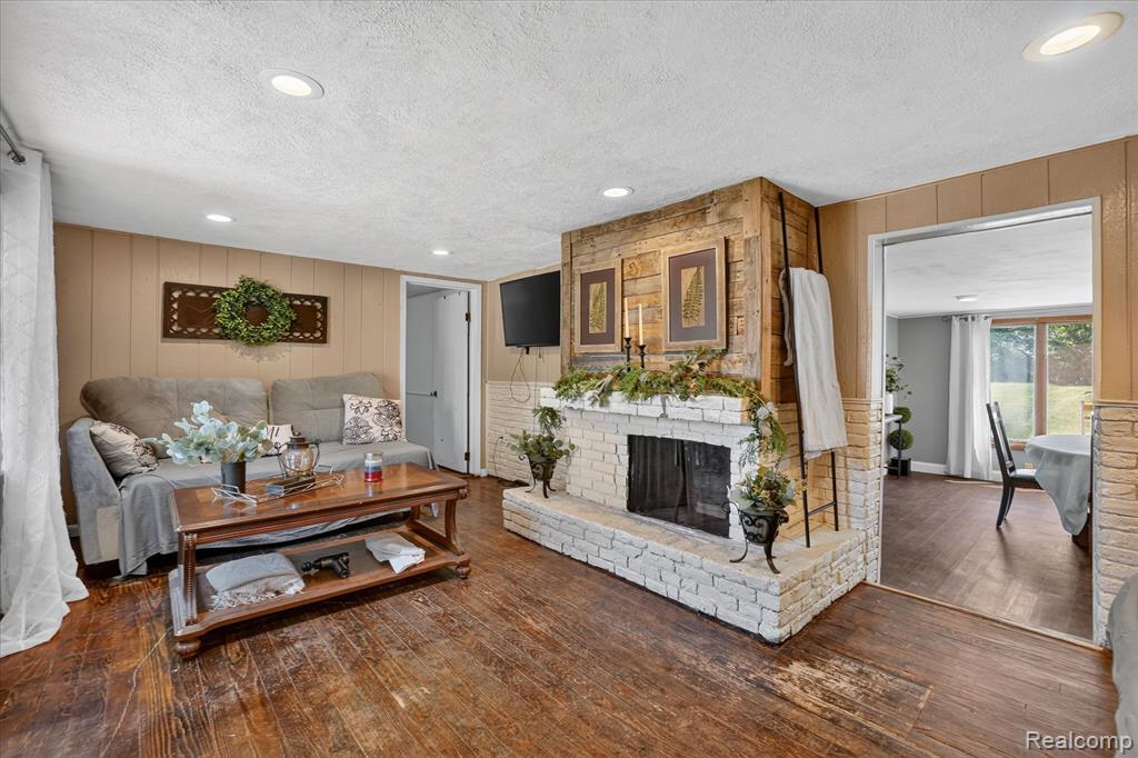 508 Deland Road, Flushing, MI 48433 — Photo 8