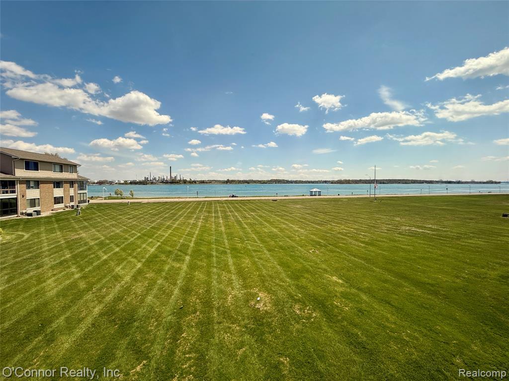 1660 River Road, 19, Marysville, MI 48040 — Photo 15