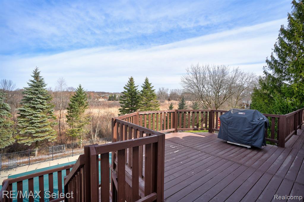 4392 OAK TREE Trail, Fenton, MI 48430 — Photo 13