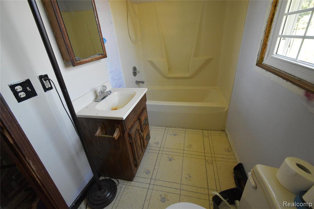 22735 Ederer Road, Merrill, MI 48637 — Photo 20
