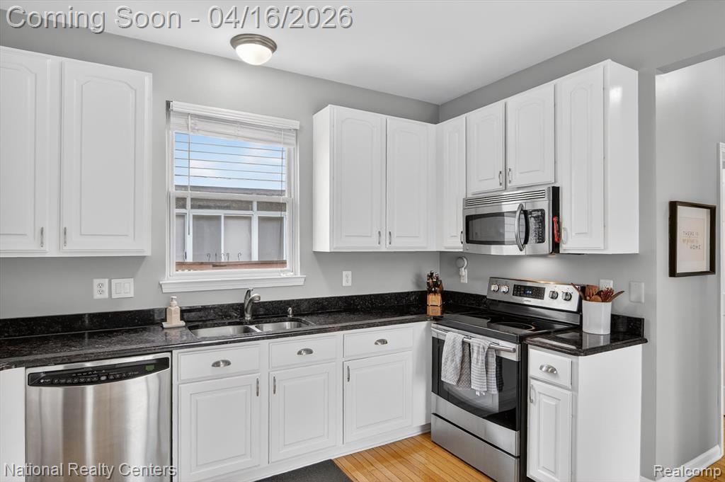 43181 Emerson Way, Novi, MI 48377 — Photo 19