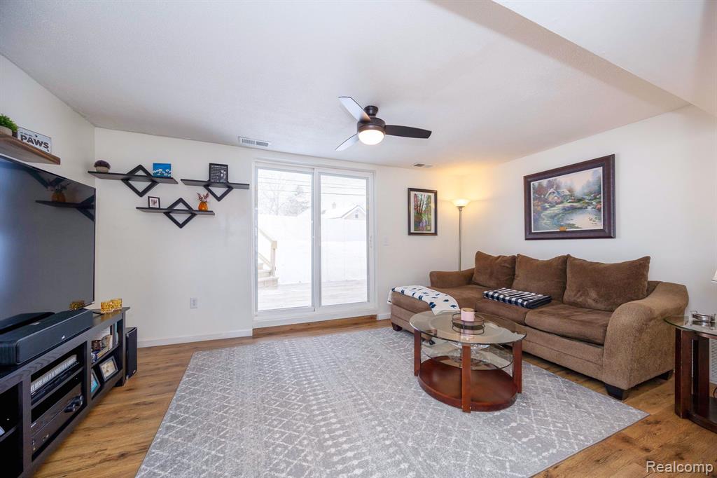 23452 Astrid Lane, Rockwood, MI — Photo 31