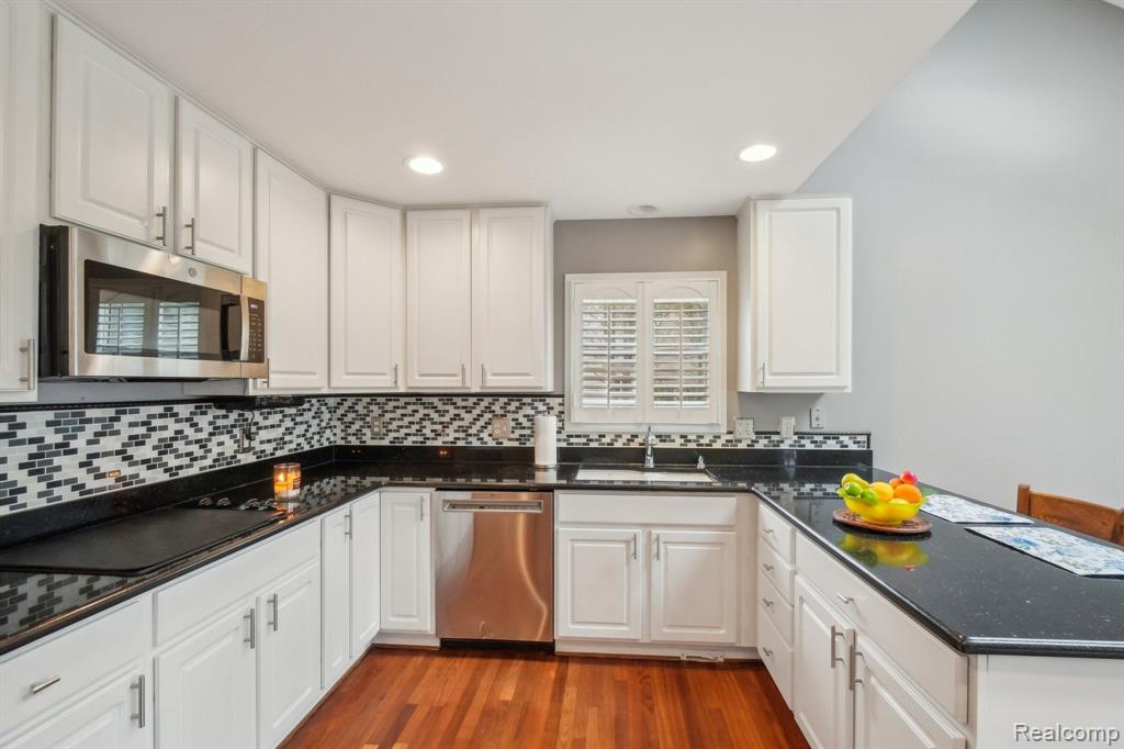 810 JOSHUA Drive, Highland, MI 48356 — Photo 21