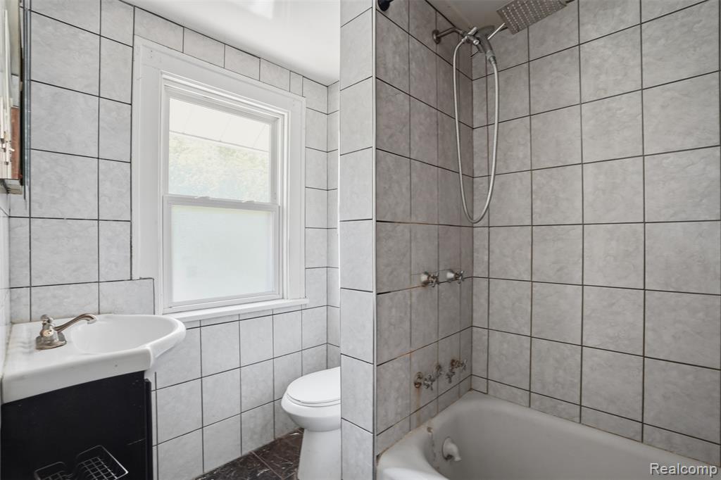 969 Myrtle Avenue, Waterford, MI 48328 — Photo 15