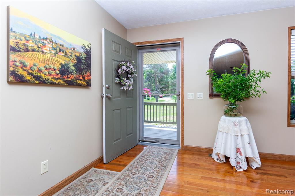 6137 East Street, North Branch, MI 48461 — Photo 8