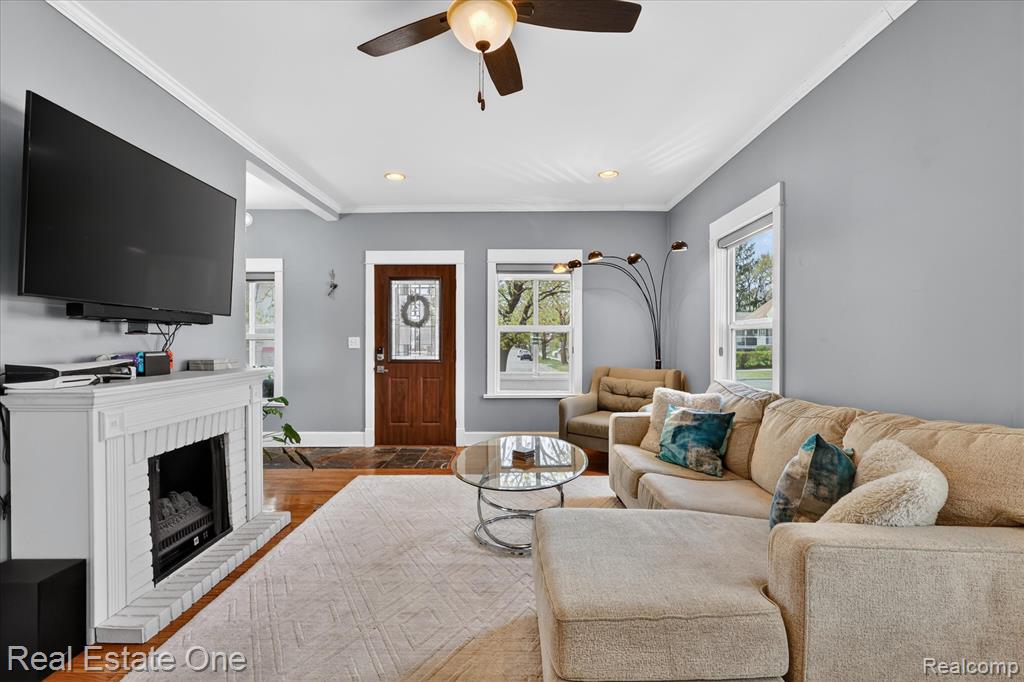444 Diamond Avenue NE, Grand Rapids, MI 49503 — Photo 9