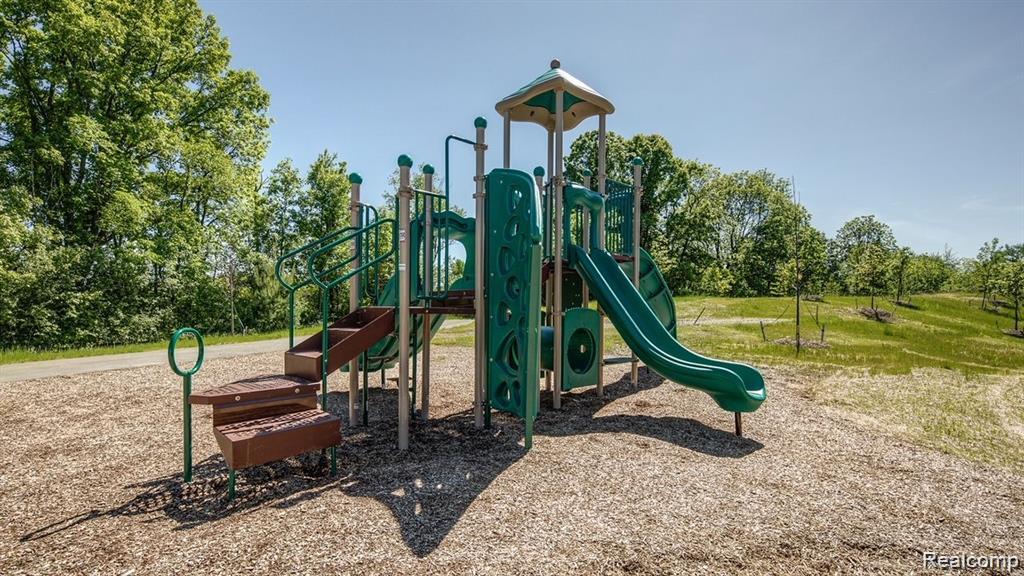 2898 RAYFIELD Avenue, Ann Arbor, MI 48105 — Photo 22