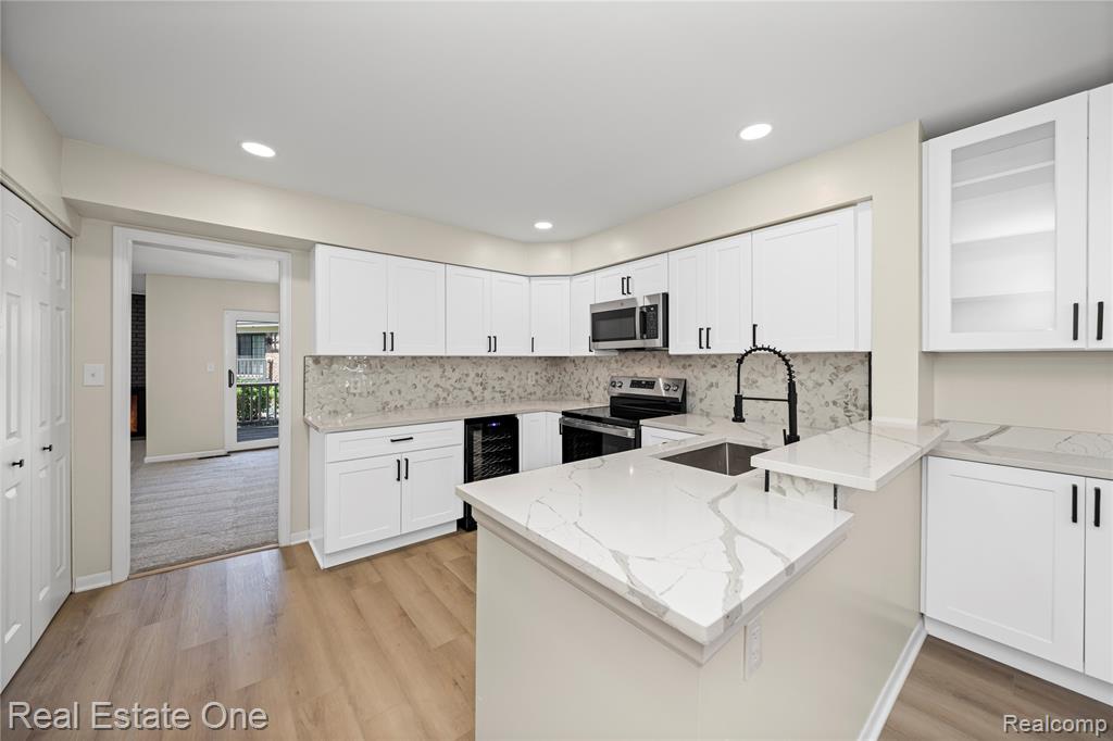 6027 Pebble Lane Court, West Bloomfield, MI — Photo 19