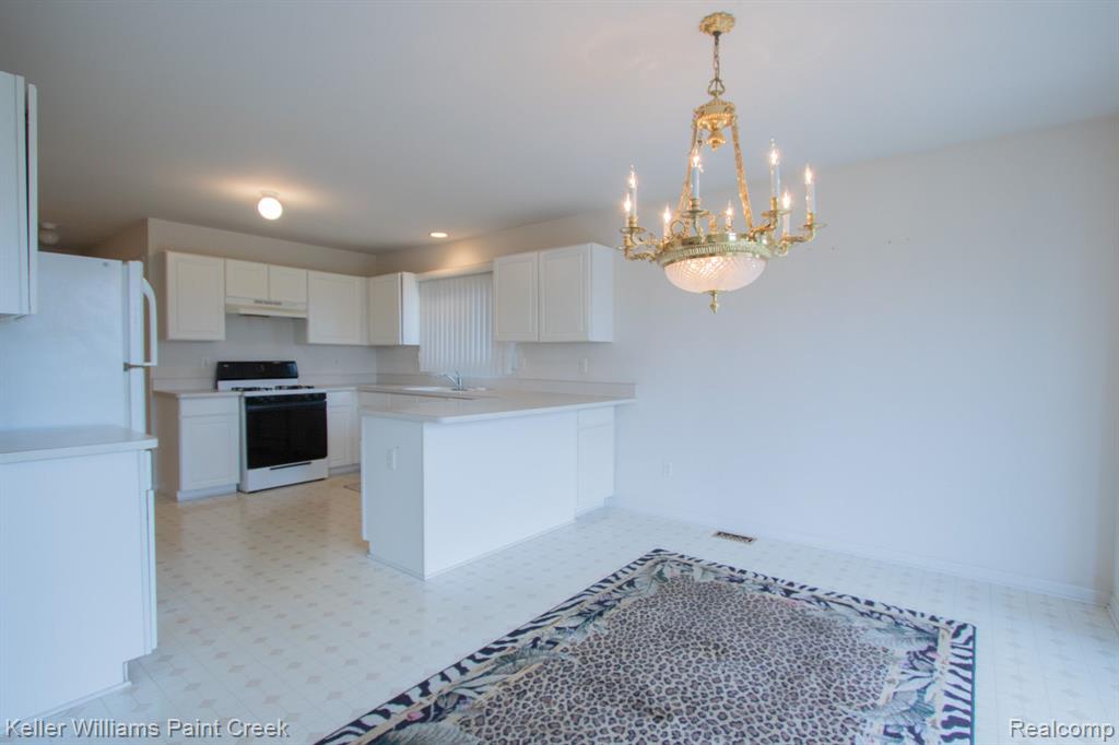 47466 S FORK Drive, Macomb, MI 48044 — Photo 10