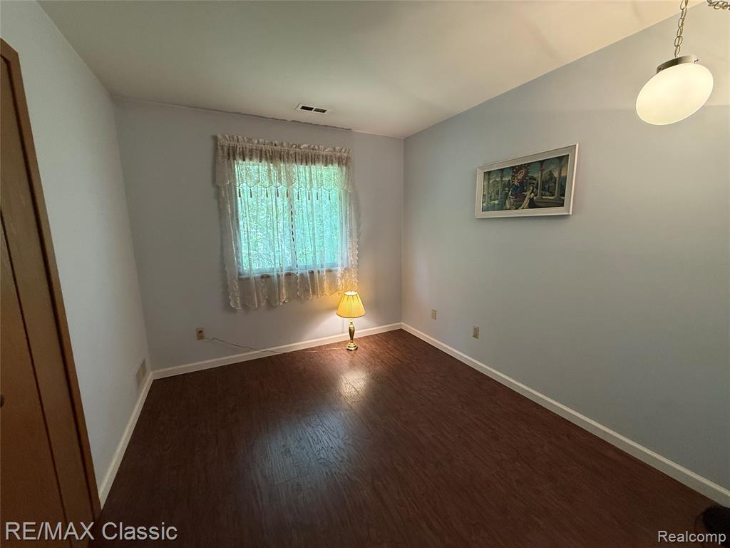 7806 Manor Circle, 203, Westland, MI — Photo 11