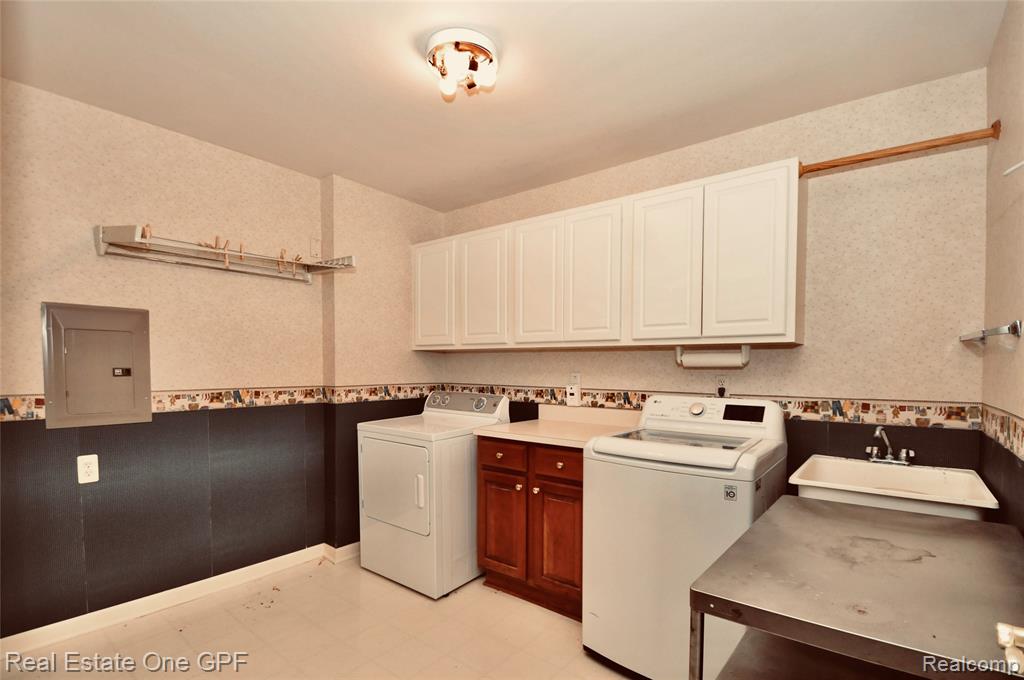 26 Pointe Park Place, 303, Grosse Pointe Park, MI 48230 — Photo 33