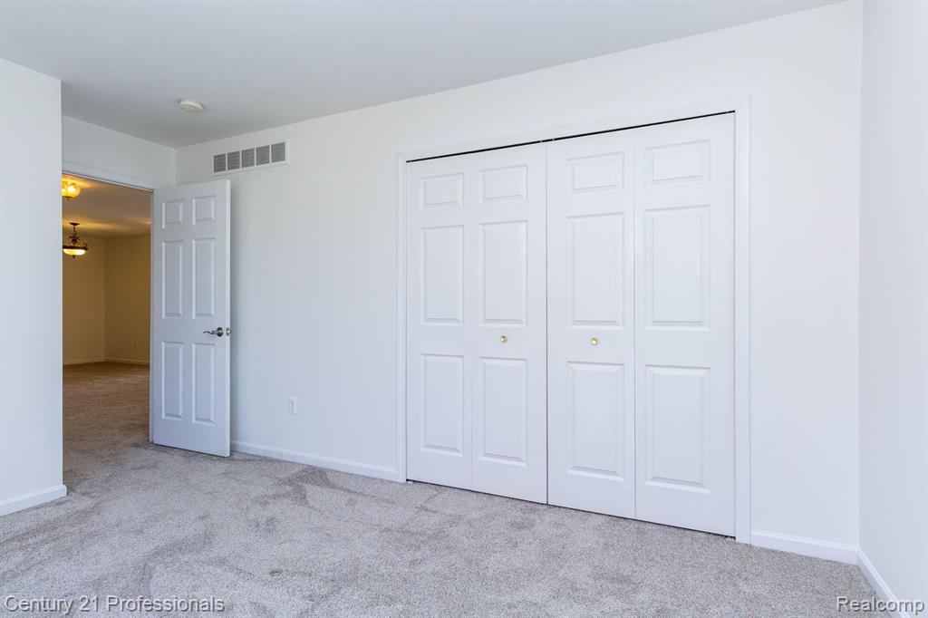 6173 ELARZ Drive, Troy, MI 48085 — Photo 33