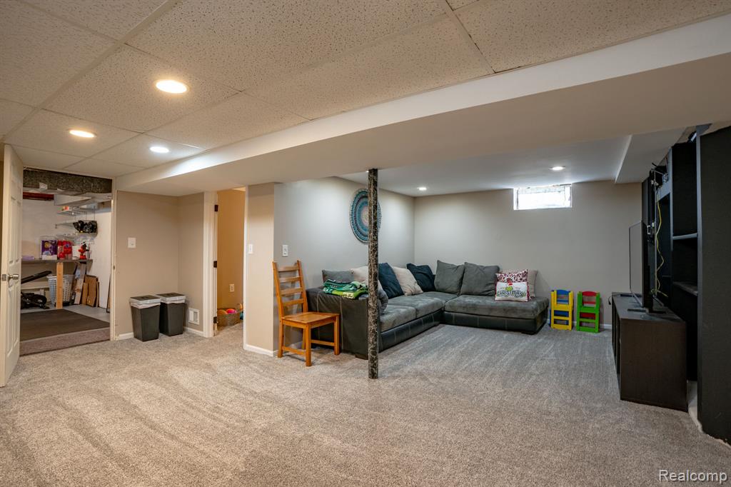 23360 Crossley Avenue, Hazel Park, MI 48030 — Photo 16