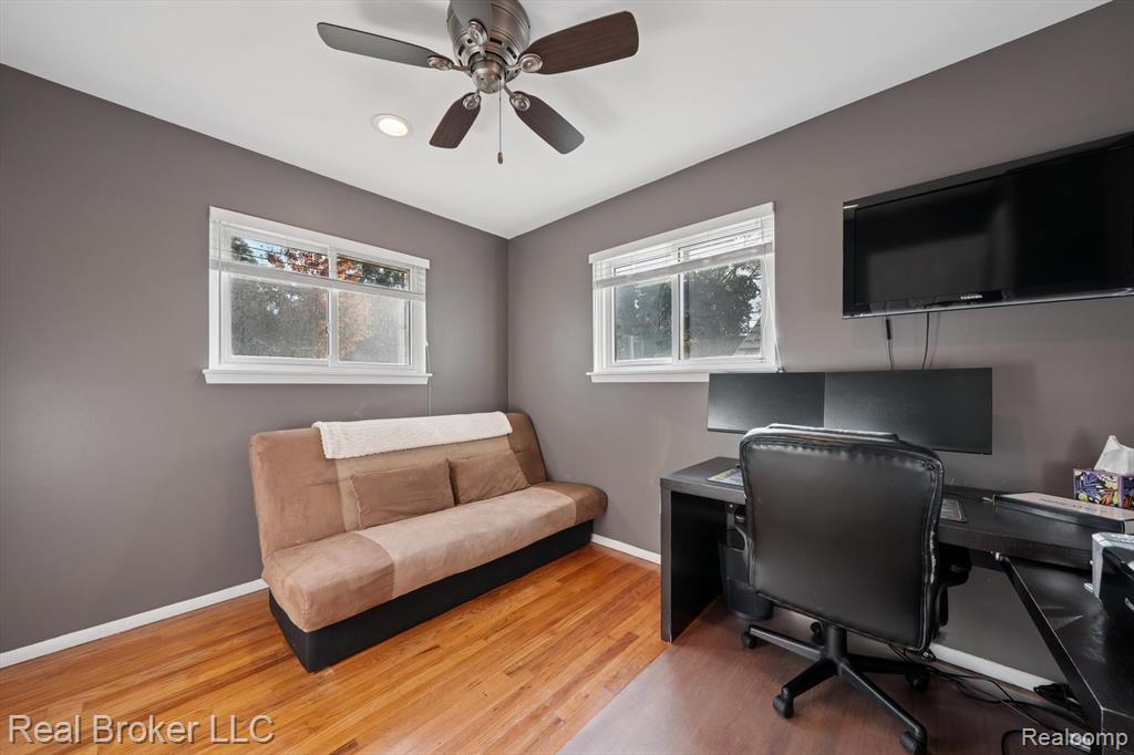 694 Ferndale Avenue, Lake Orion, MI 48362 — Photo 9