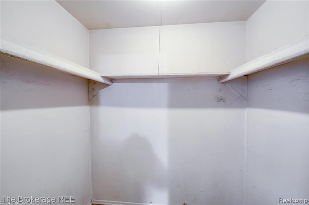 6228 Greenview Drive, Burton, MI 48509 — Photo 34