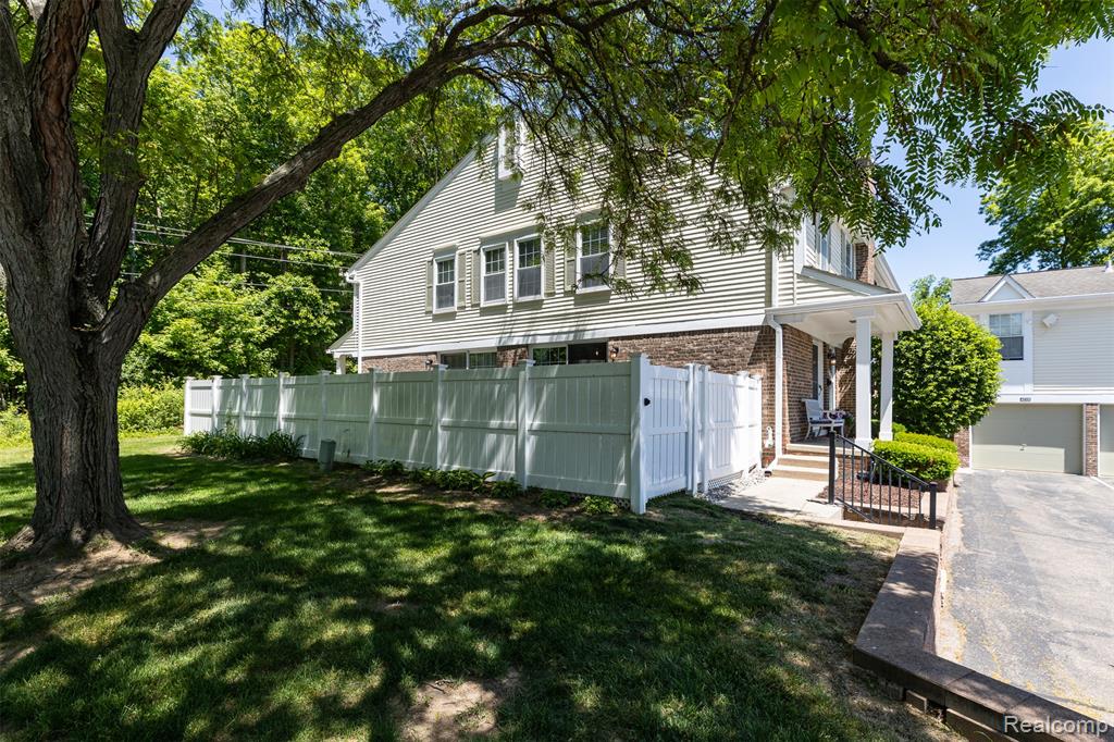 42126 Pellston Drive, Northville, MI 48167 — Photo 25