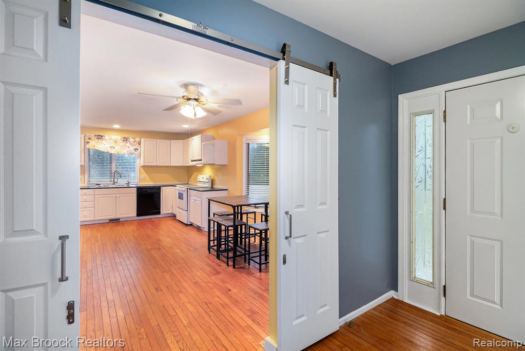 5096 Ridge Trail S, Clarkston, MI 48348 — Photo 8