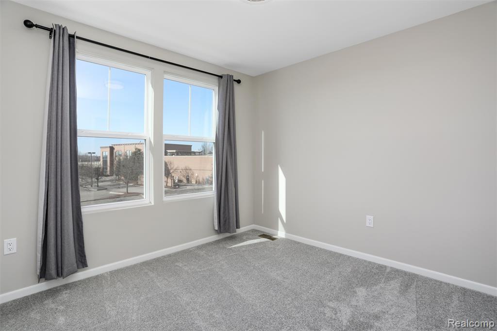 43173 Atwood Ave, Novi, MI — Photo 27