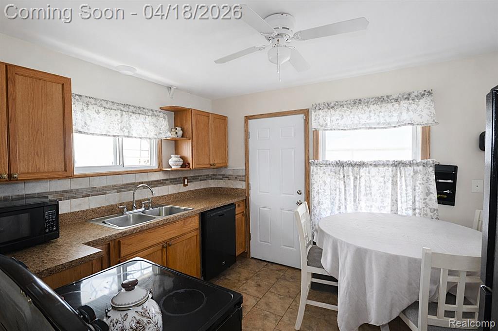 431 Lytle Place, Garden City, MI — Photo 6