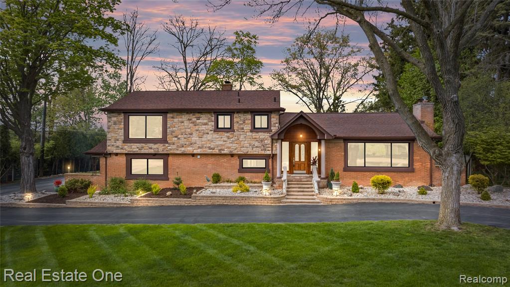 26336 Pillsbury Street, Farmington, MI 48334 — front exterior