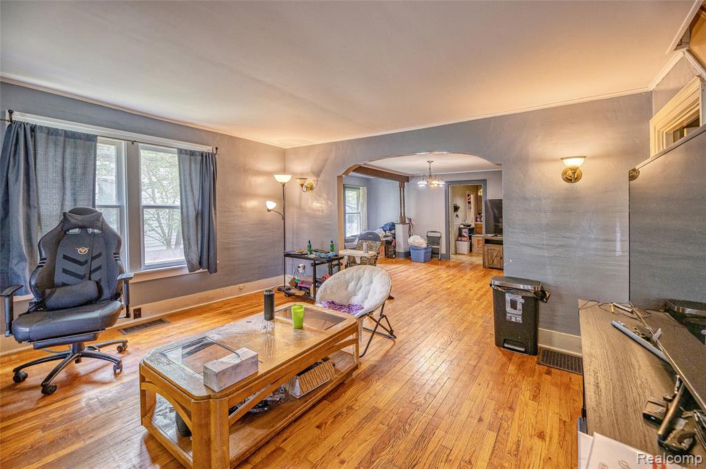 737 N Madison Street, Lapeer, MI 48446 — Photo 17