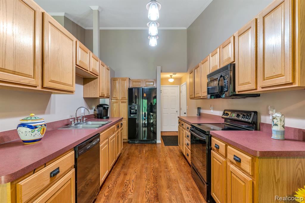 1071 OLD LEAKE, Holly, MI 48442 — Photo 13