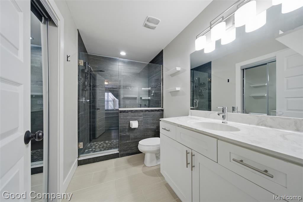 568 E Coy Avenue, Hazel Park, MI 48030 — Photo 16
