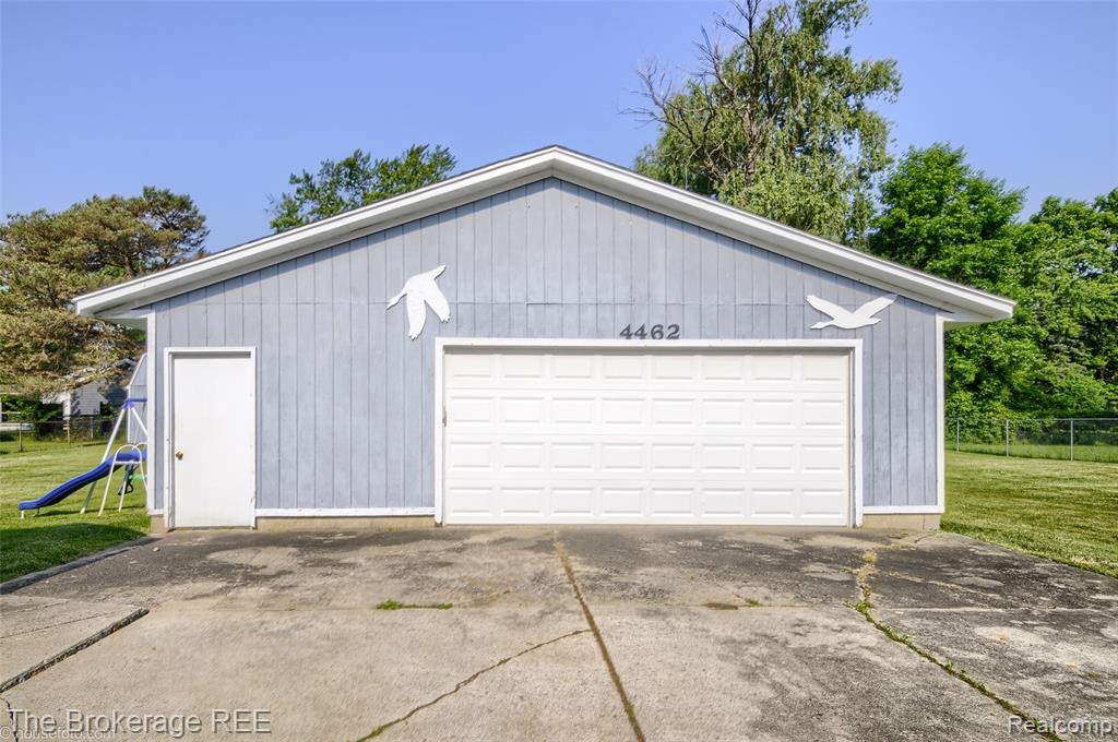 4462 Dye Road, Swartz Creek, MI 48473 — Photo 3