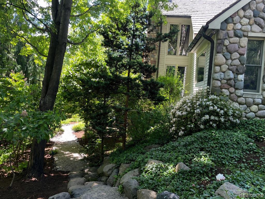 405 Bonnie Brier Street, Birmingham, MI 48009 — Photo 22