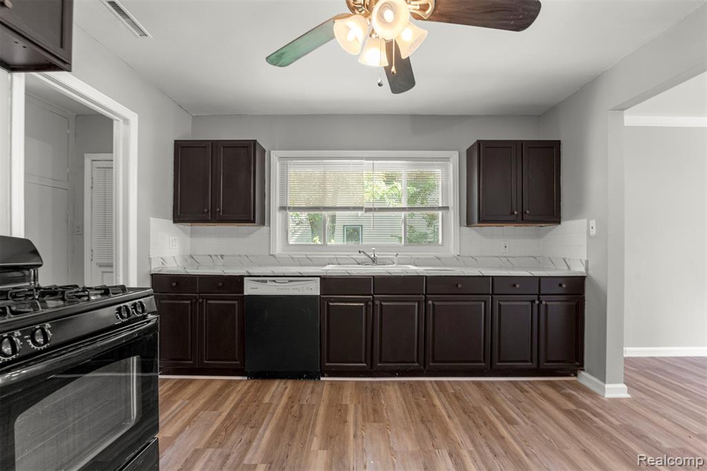 5228 Fletcher Street, Wayne, MI 48184 — Photo 13