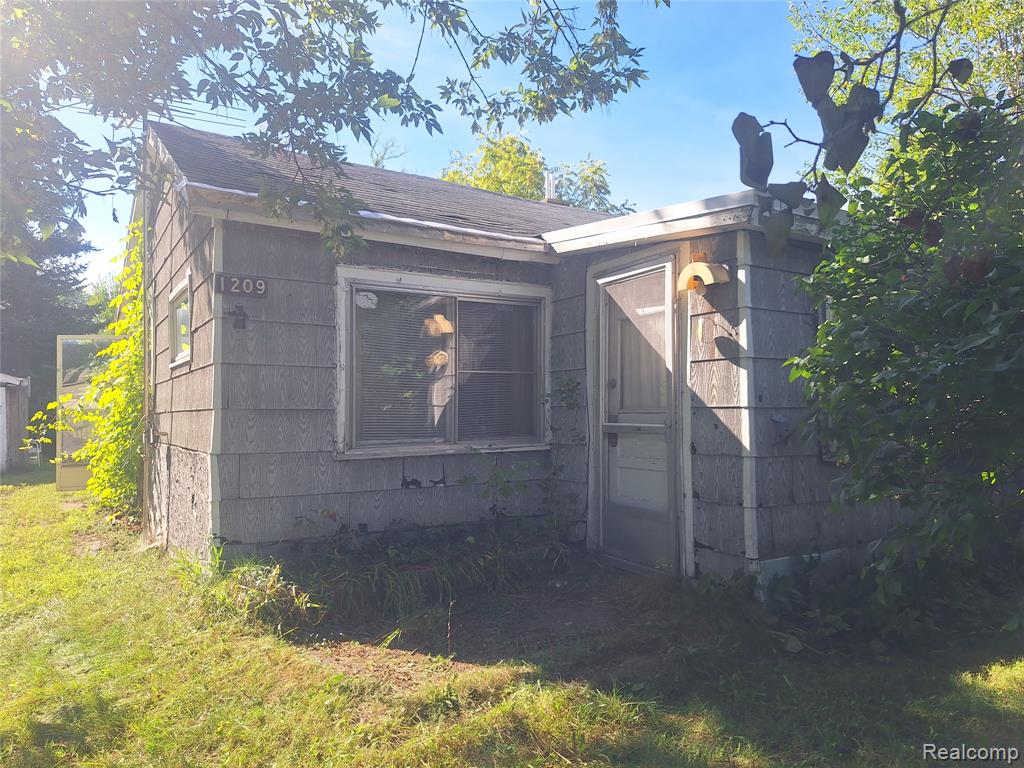1209 Dandy Street, Cadillac, MI 49601