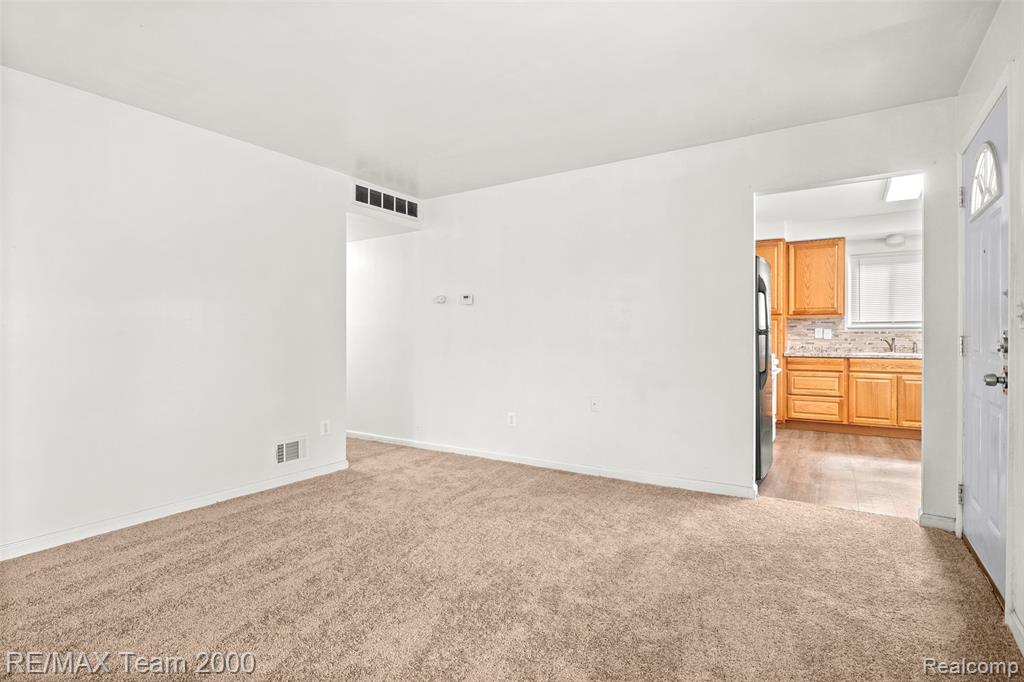 5027 Lincoln Boulevard, Dearborn Heights, MI 48125 — Photo 8