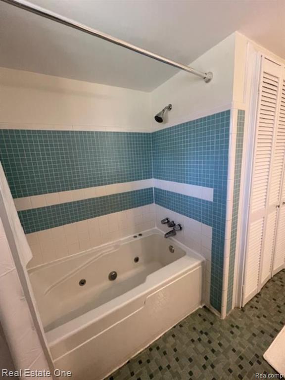 5824 WARBLER Drive, Clarkston, MI — Photo 22