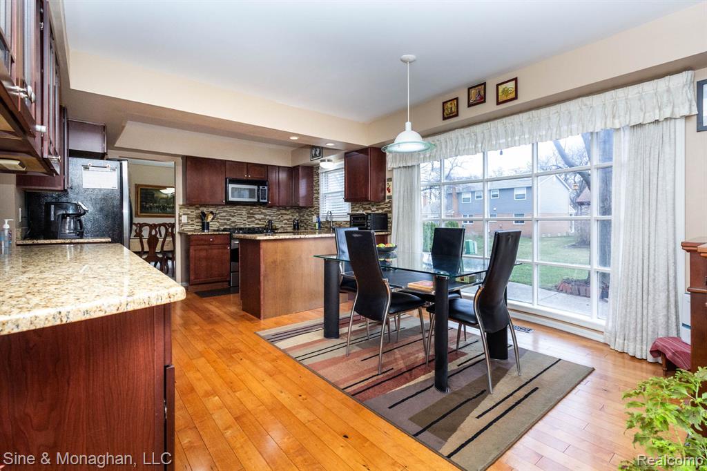 5082 Westmoreland Drive, Troy, MI 48085 — Photo 10