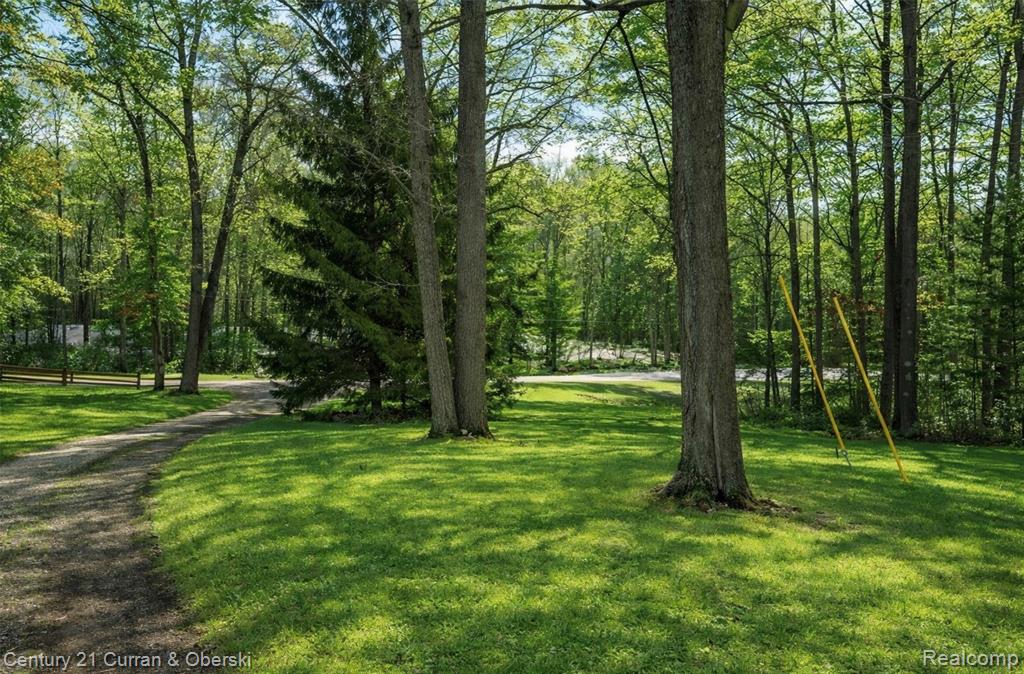 8135 Hillcrest Road, Roscommon, MI 48653 — Photo 2