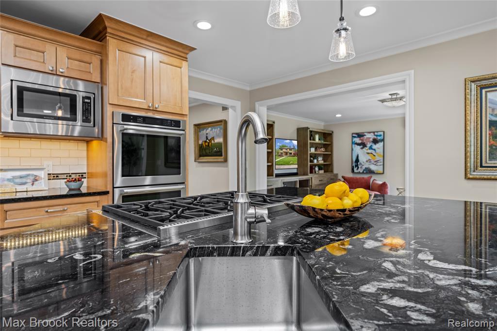 18341 Warwick Street W, Beverly Hills, MI 48025 — Photo 12