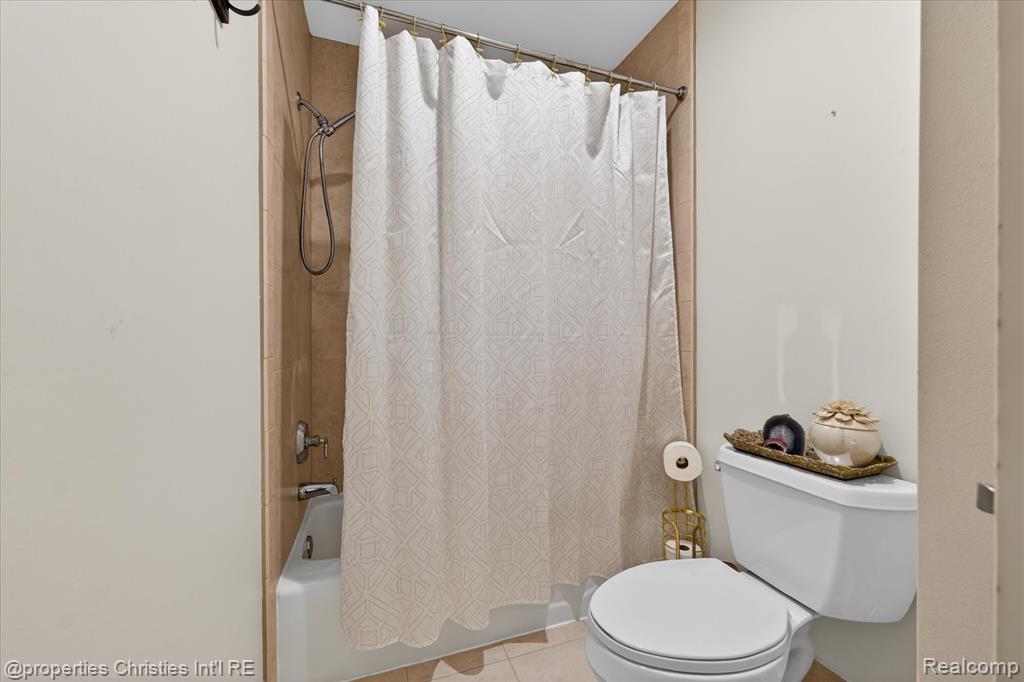 15639 Merion Court, Northville, MI 48168 — Photo 46