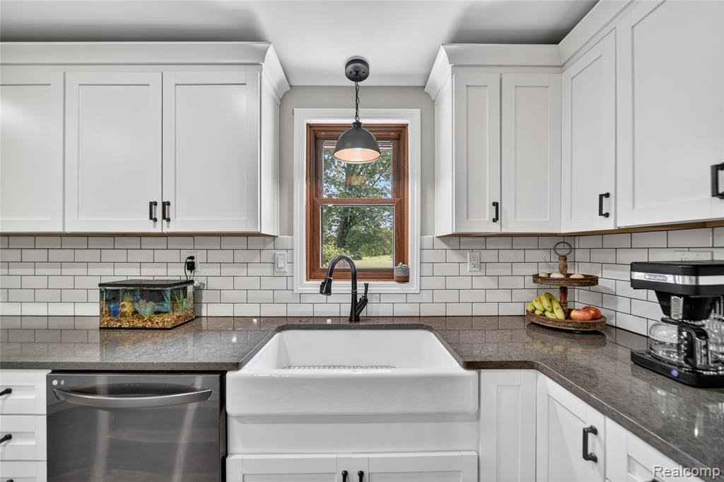 13635 Unadilla Road, Gregory, MI 48137 — Photo 10