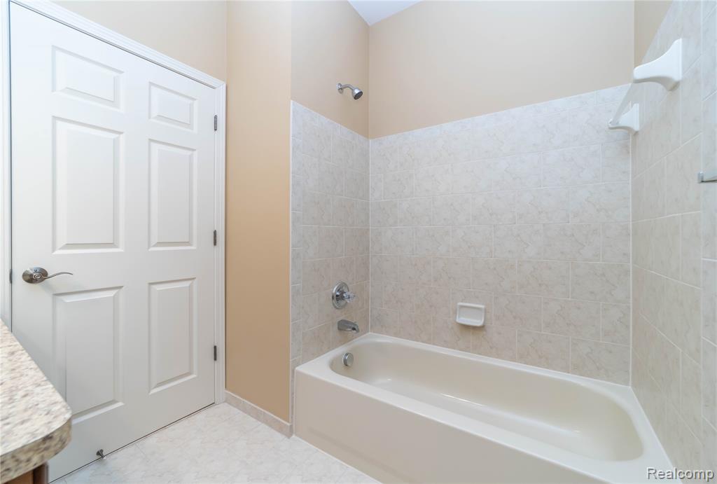 5143 Parsley Drive, Utica, MI 48316 — Photo 16