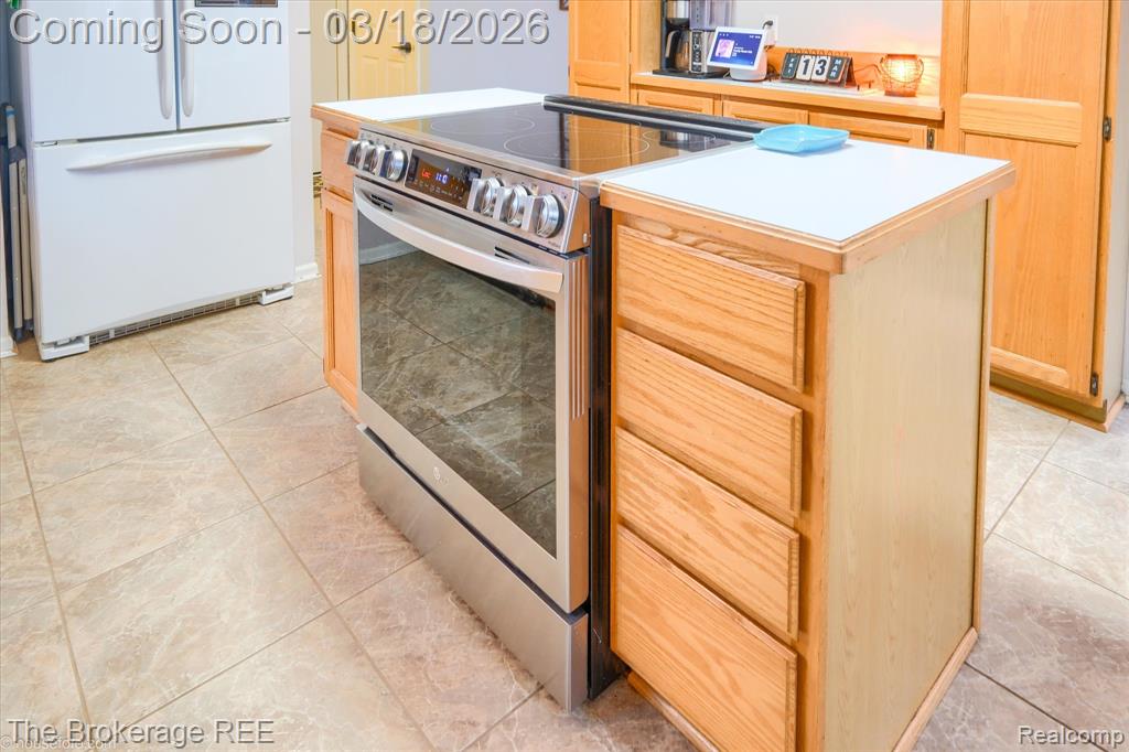 6047 Hearthside Place, Grand Blanc, MI 48439 — Photo 14
