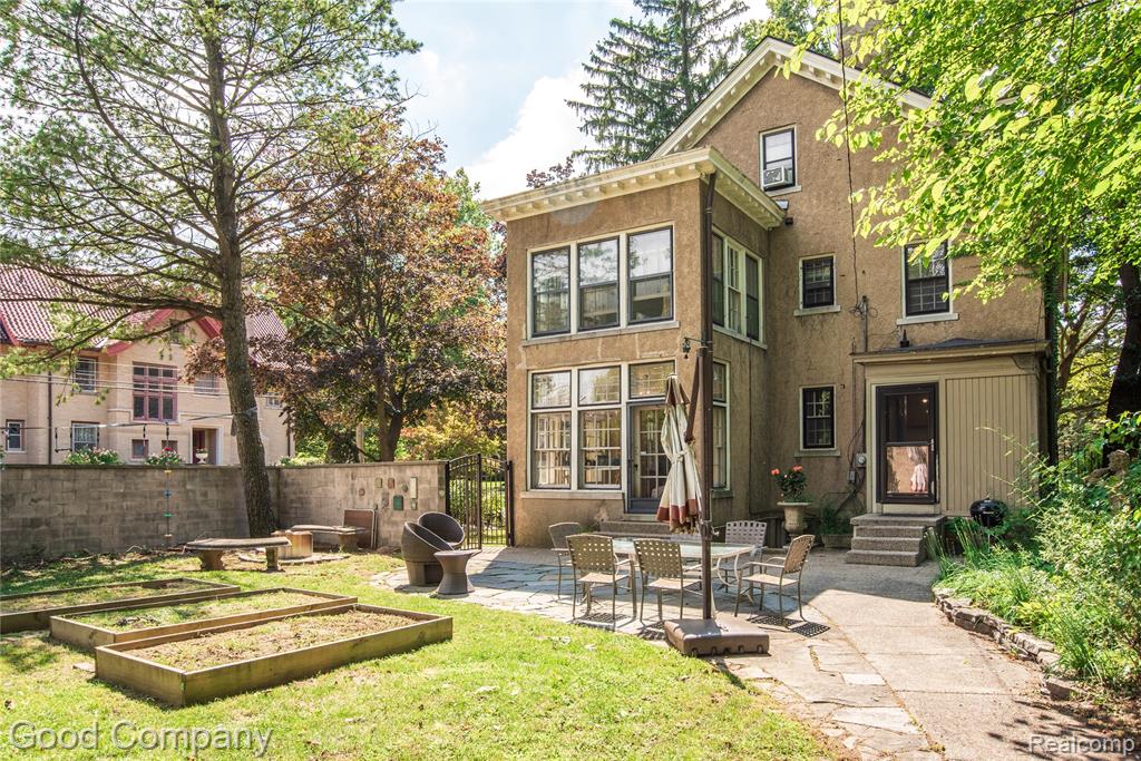 1704 Iroquois Street, Detroit, MI 48214 — Photo 53