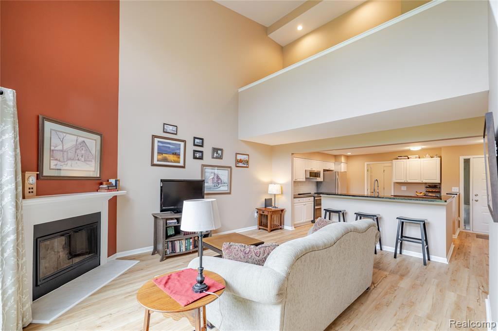 9892 Hawthorne Glen Drive, Grosse Ile, MI 48138 — Photo 14