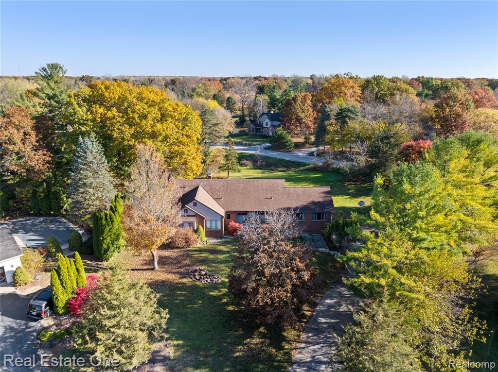 9755 Annabelle Court, South Lyon, MI 48178 — Photo 36