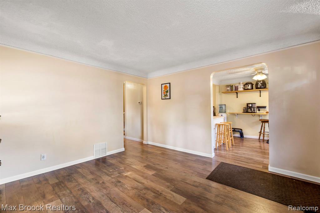 4428 Washington Street, Wayne, MI 48184 — Photo 10
