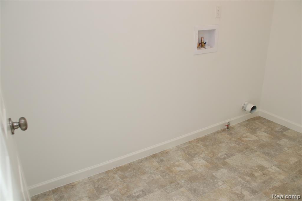 6007 Huron River Lane, Ypsilanti, MI 48197 — Photo 8