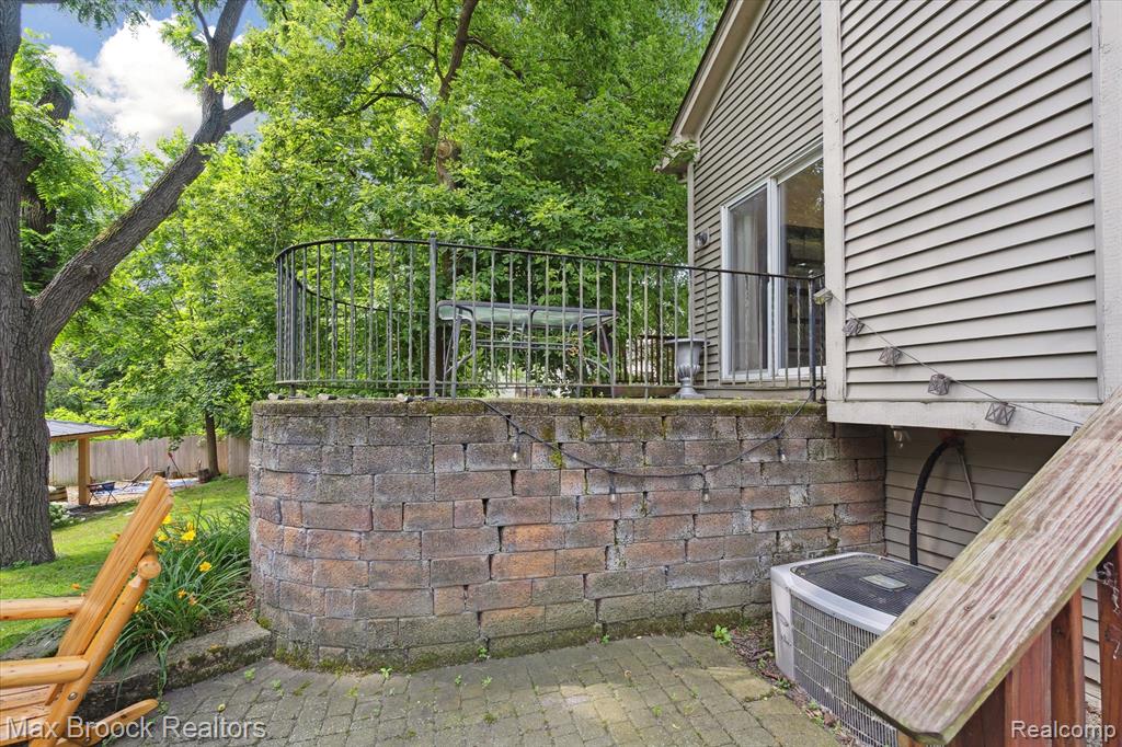 5745 Eastman Boulevard, West Bloomfield, MI 48323 — Photo 60
