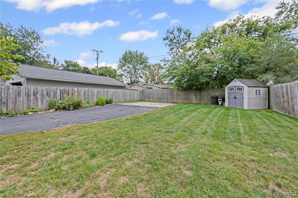 4369 Richalva Court, Waterford, MI 48329 — Photo 26