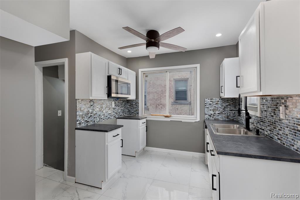 18439 Alcoy Street, Detroit, MI 48205 — Photo 9
