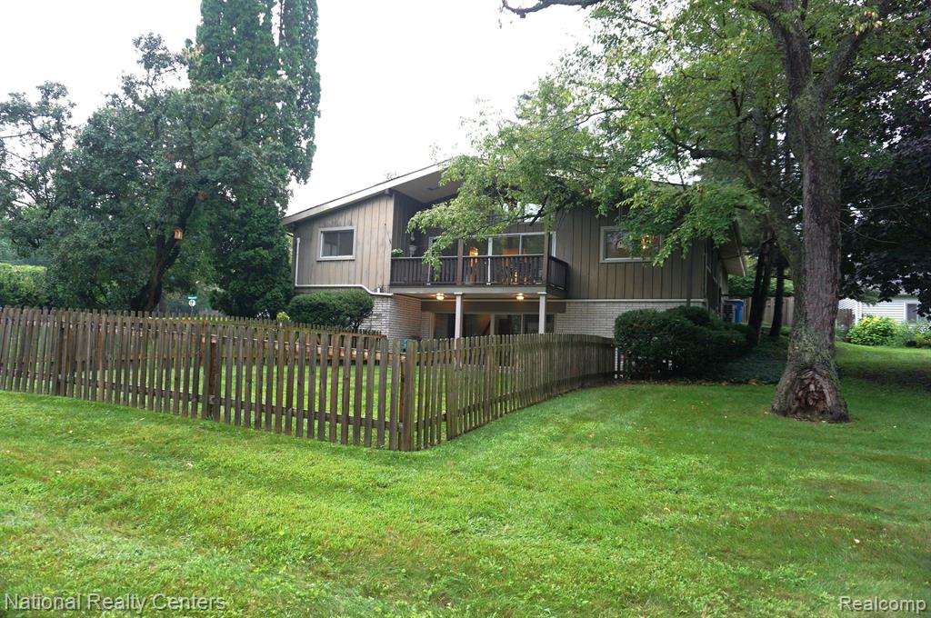 4858 GRANDVIEW Drive, Ypsilanti, MI 48197 — Photo 35
