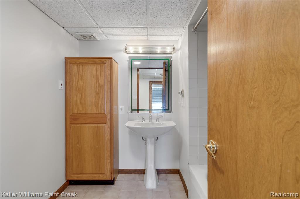 2390 Noble Road, Oxford, MI 48370 — Photo 41